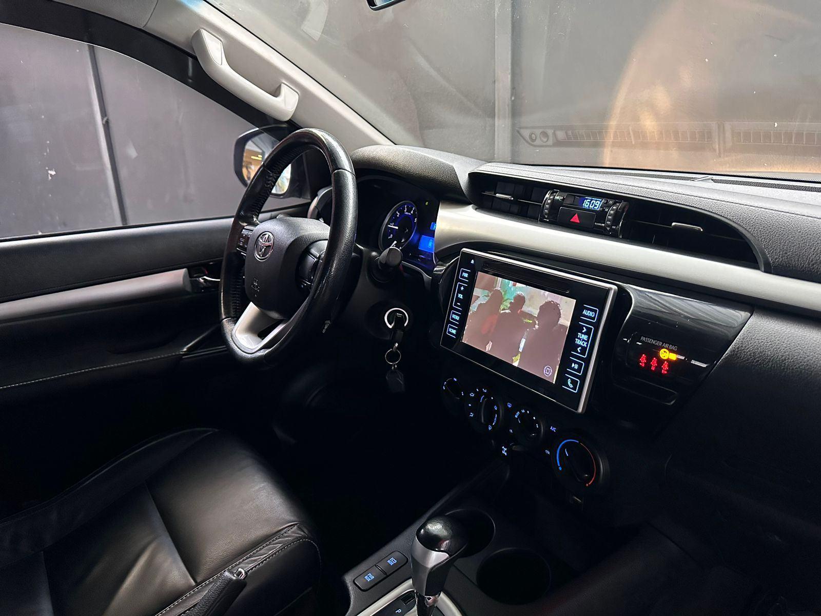 Toyota Hilux CD SR 4x4 2.8 TDI Diesel Aut. 2016
